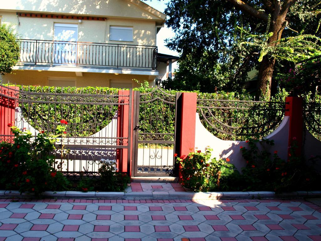 Apartamento Friendly House Ulcinj Exterior foto